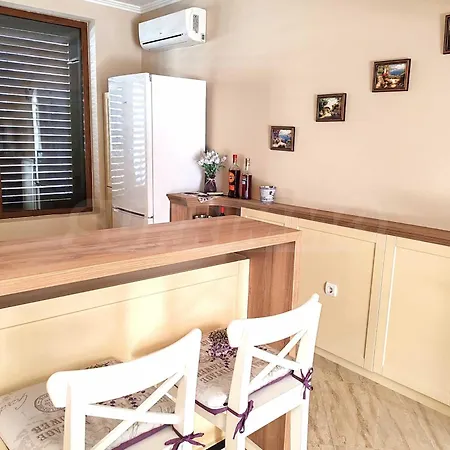 Holiday home Private In Elenite *